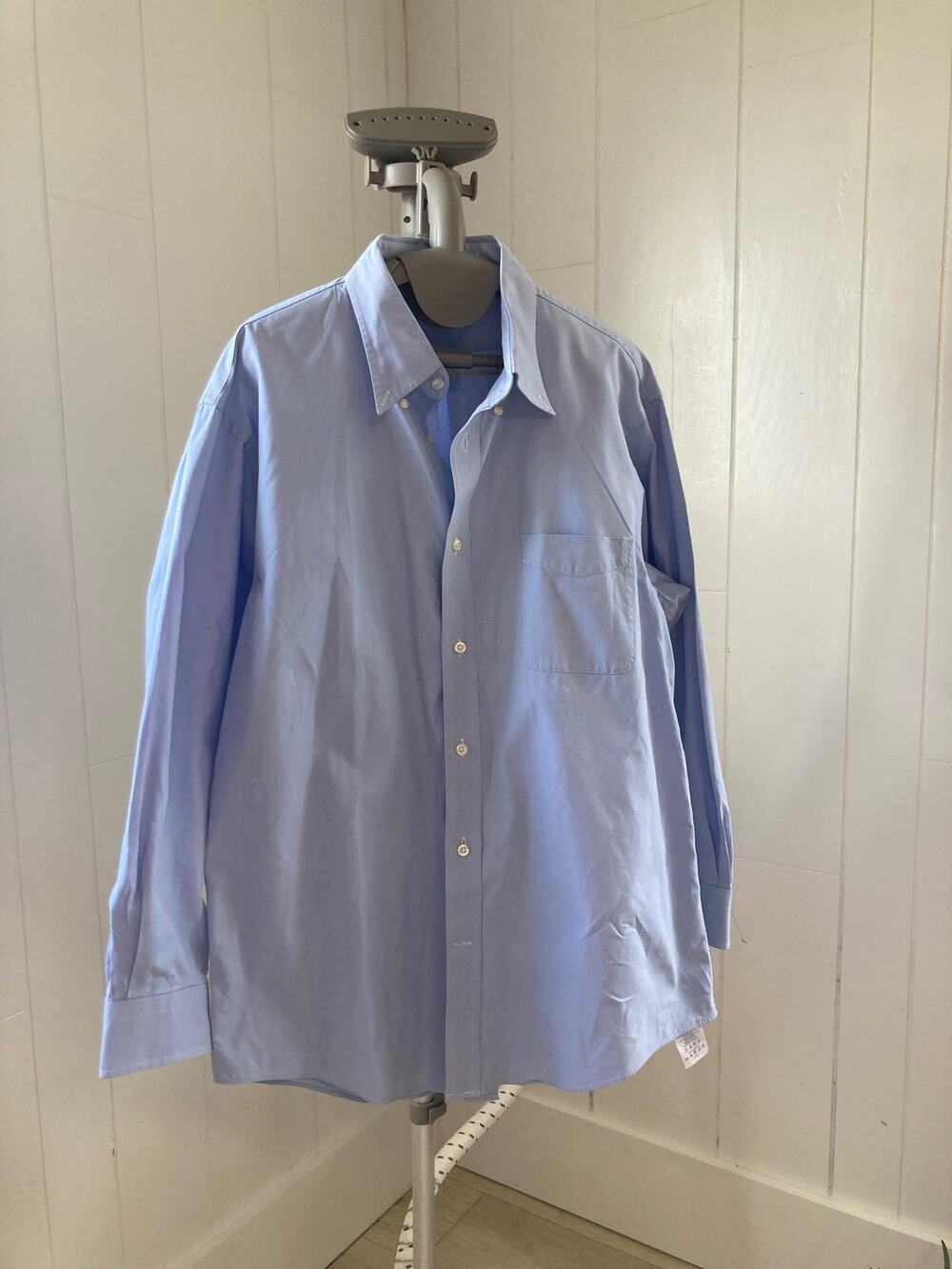 Lands’ End Blue Men’s Buttondown Shirt, Size 16.5/32